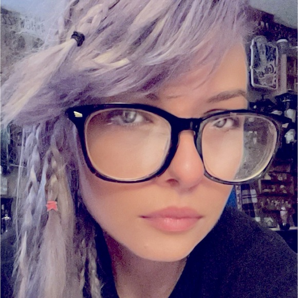 Meet Your Posher!! Sophie - Picture 1 of 1